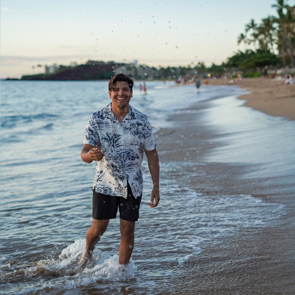 Meet your Posher, Alvaro
